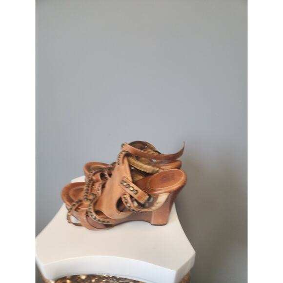 Frye Tan Leather Wedge Sandals 11 NWOT Rosy Honeycomb Tan - Picture 2 of 6